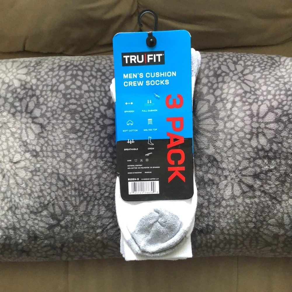 - Men’s Crew Socks